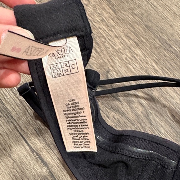 LaSenza Black Push Up Multi-way Strapless Bra - Picture 4 of 4